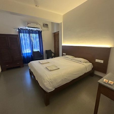 Ziba Beach Morjim Exterior photo