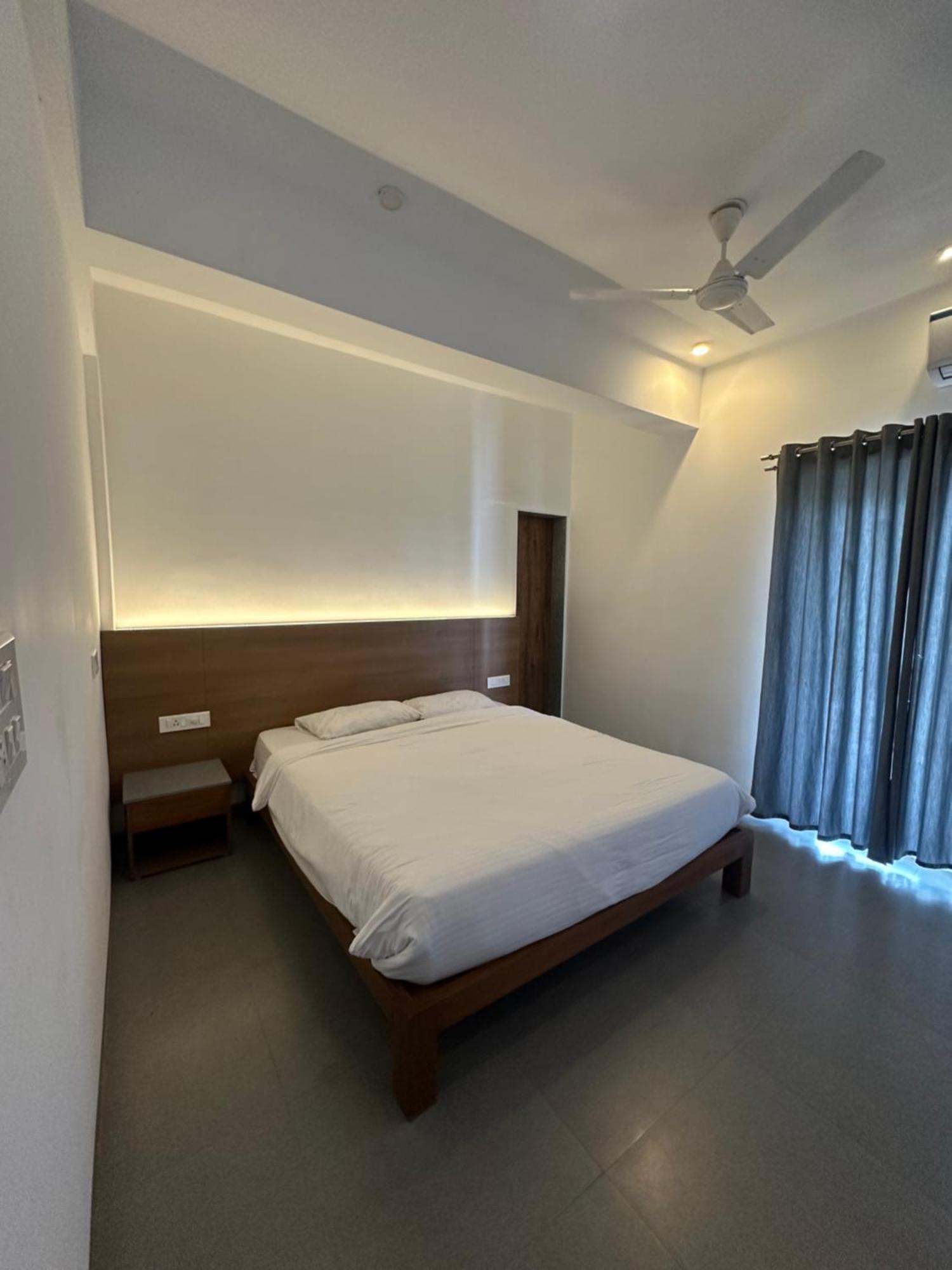 Ziba Beach Morjim Exterior photo